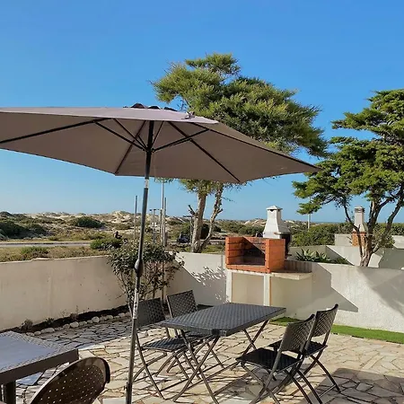 Villa Superb In Baleal W/ Patio, Parking & 5 Brs *