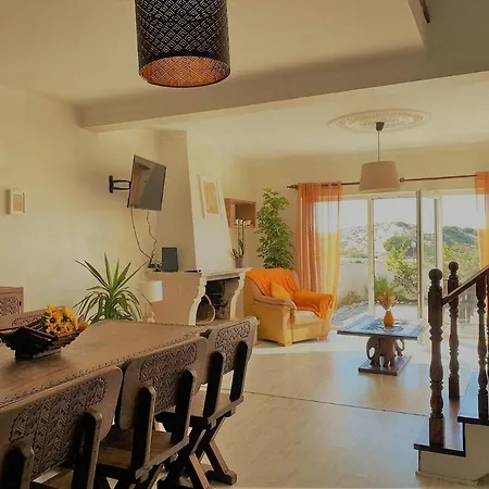 Villa Superb In Baleal W/ Patio, Parking & 5 Brs Peniche