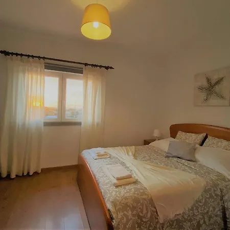 Superb In Baleal W/ Patio, Parking & 5 Brs